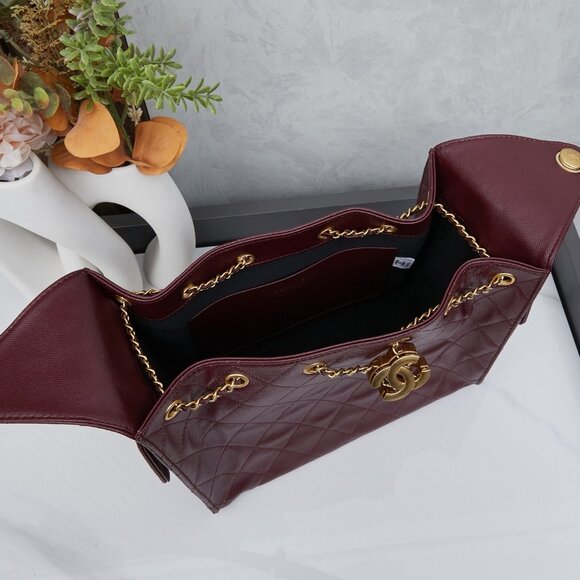 Chanel Red  bag - Picture 2 of 9